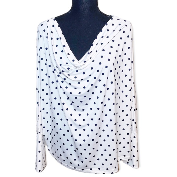 Fashionnova polka dot plunge blouse - Picture 2 of 7